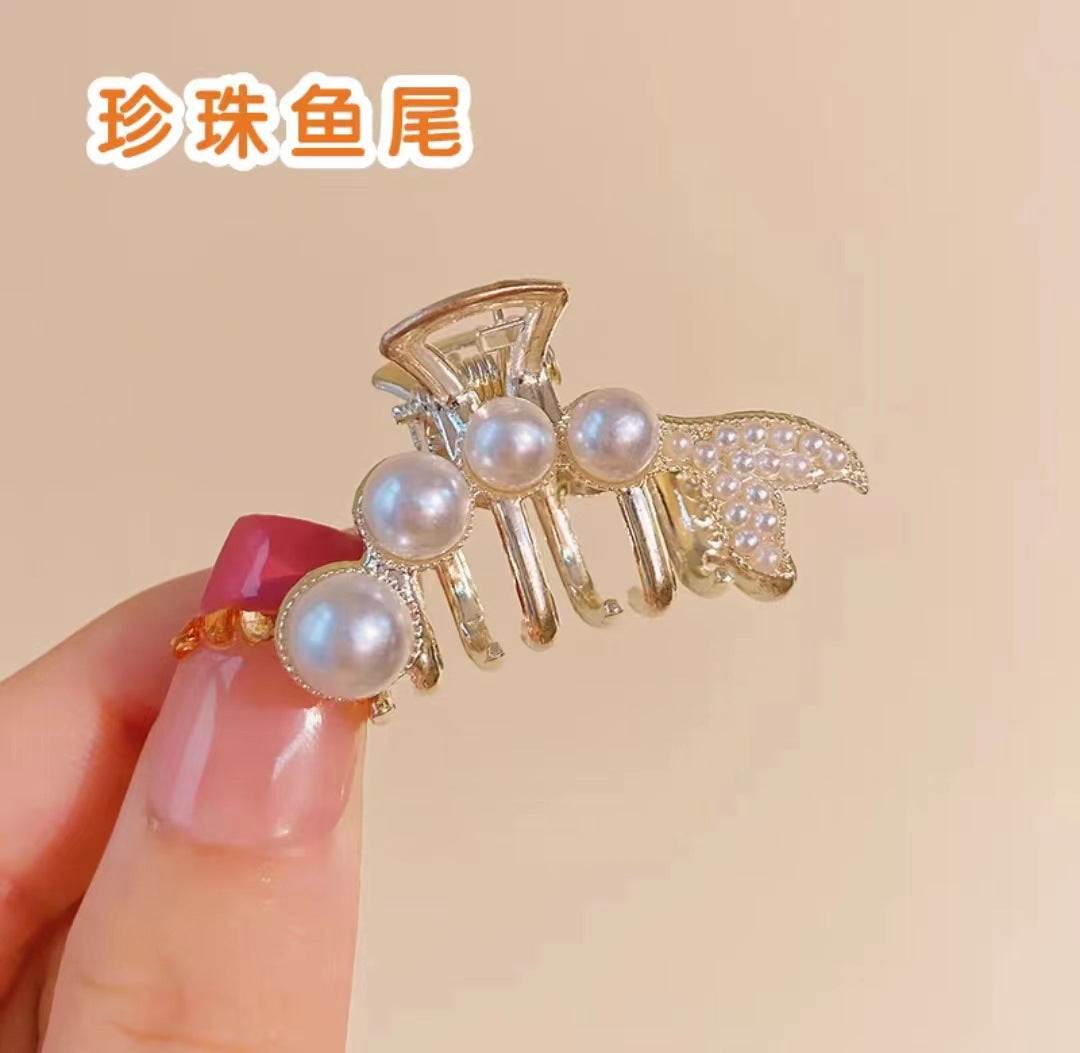 Mini Alloy Hair Claw with Bow and Rhinestones Hairpin